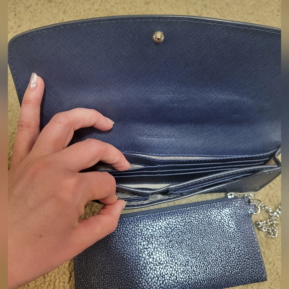 Dark blue Michael Kors wallet with removable zip card holder - Picture 4 of 7